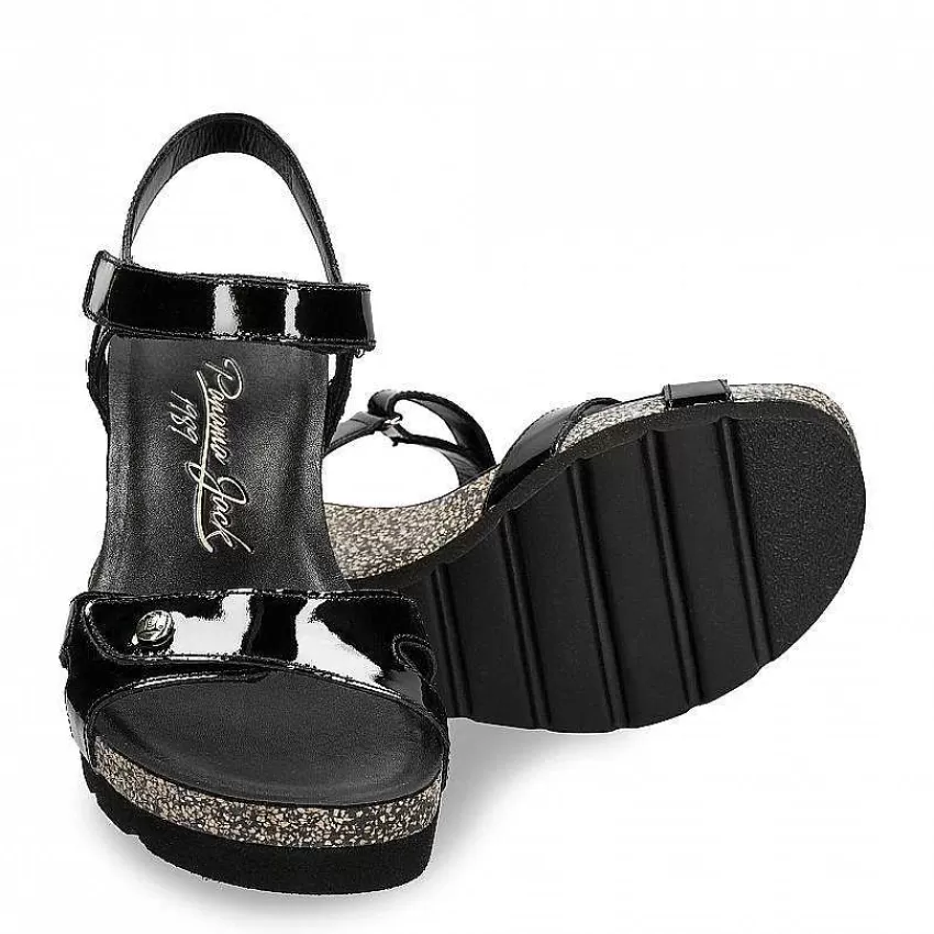 julia_9-2.webp Online Panama Jack Julia